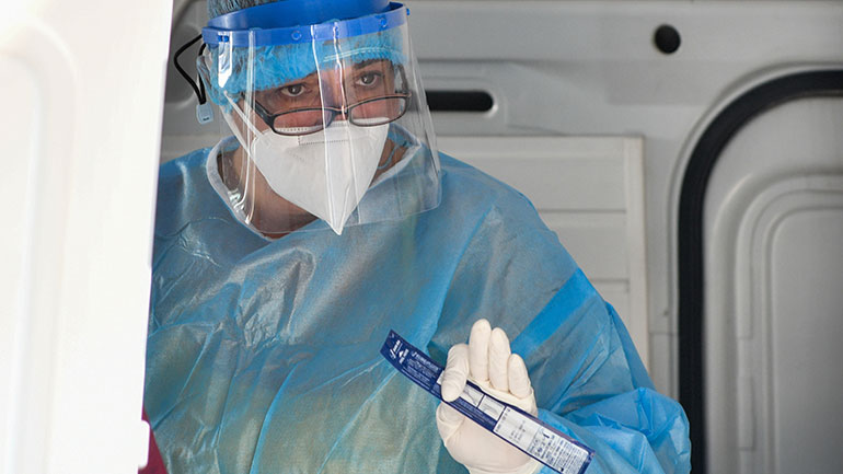 Πραγματοποιήθηκαν 722 rapid τεστ στη Νίκαια – Τα 14 θετικά στον Covid-19