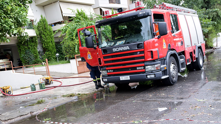 Η Πυροσβεστική δέχτηκε 195 κλήσεις για κοπές δέντρων και αντλήσεις υδάτων στην Αττική