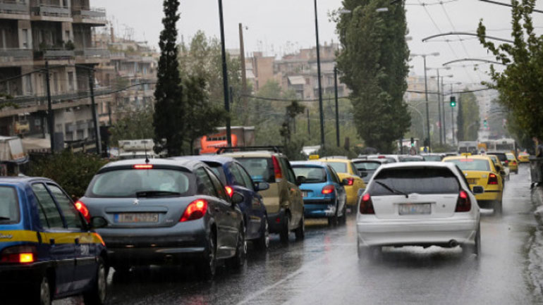 Αυξημένη κίνηση στους δρόμους – Πού παρατηρείται πρόβλημα