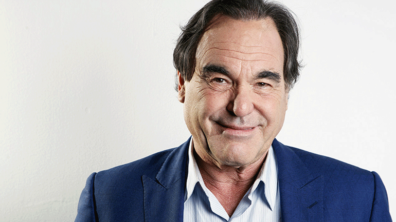 Όλιβερ Στόουν: «Eίμαι “παρατηρητής” της αμερικανικής κωμωδίας»