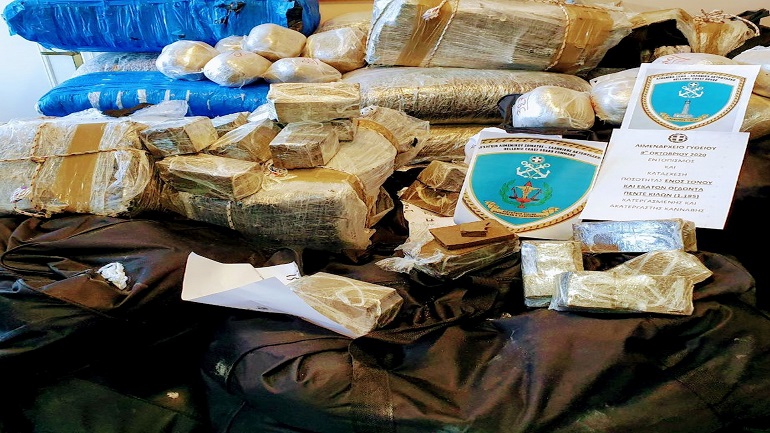 Εντοπίστηκε πάνω από ένας τόνος κάνναβης στον Μεσσηνιακό Κόλπο