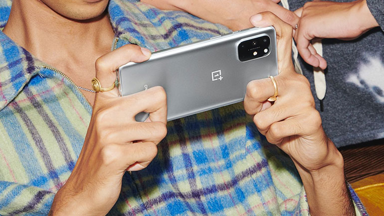 Η OnePlus παρουσιάζει τη ναυαρχίδα OnePlus 8T – Οθόνη 120Hz και φόρτιση στα 65W