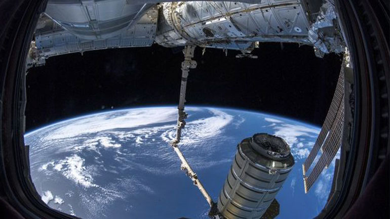 Δύο Ρώσοι και μια Αμερικανίδα απογειώθηκαν για τον Διεθνή Διαστημικό Σταθμό