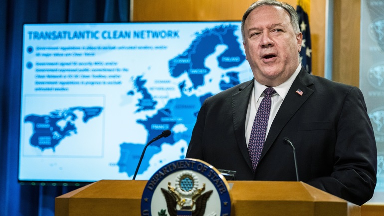 Πομπέο: Η Τουρκία «εντείνει τους κινδύνους» στο Ναγκόρνο Καραμπάχ προμηθεύοντας όπλα στο Αζερμπαϊτζάν