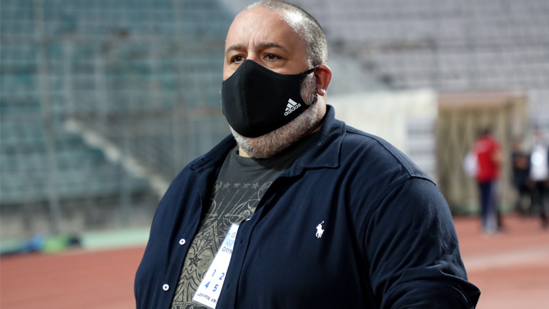 Τέσσερις μήνες απαγόρευσης εισόδου στον Καραπαπά