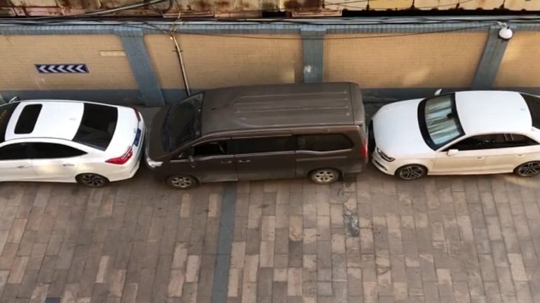 Πόσοι μπορούν να ξεπαρκάρουν από εκεί;