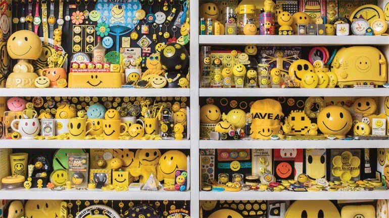 «The Sm;)e Book», η ιστορία της χαμογελαστής φατσούλας