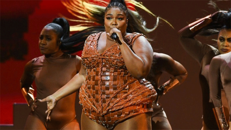 H Lizzo καλεί τους θαυμαστές της να ψηφίσουν στις προεδρικές εκλογές