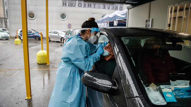Τον μεγαλύτερο αριθμό νέων κρουσμάτων από την αρχή της πανδημίας κατέγραψε η Σλοβακία Τον μεγαλύτερο αριθμό νέων κρουσμάτων από την αρχή της πανδημίας κατέγραψε η Σλοβακία
