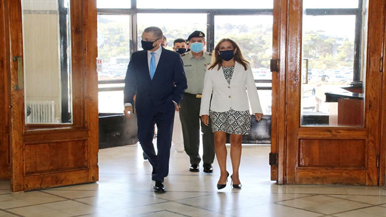 Επίσκεψη Στεφανή και Ζωής Ράπτη στο Ναυτικό Νοσοκομείο Πειραιά