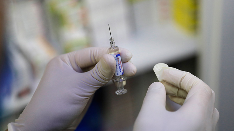 Ρωσία: Ο μαζικός εμβολιασμός κατά του κορωνοϊού ενδέχεται να ξεκινήσει στα τέλη Νοέμβριου