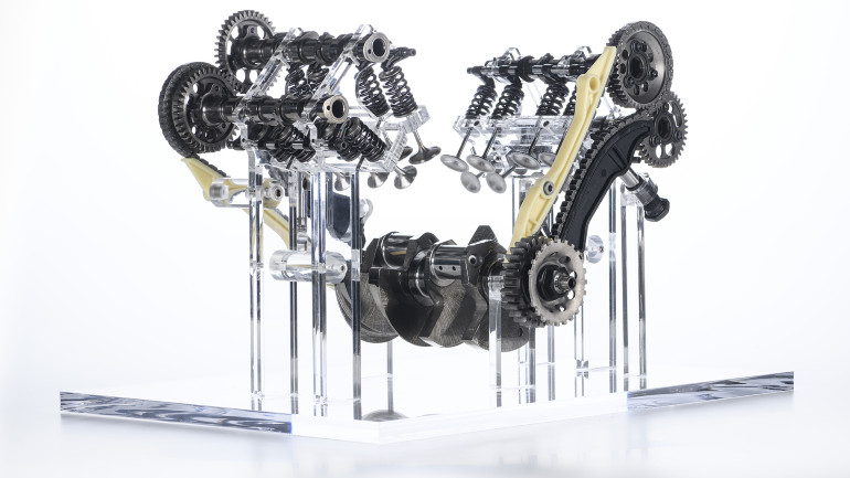 Ένα σύστημα βαλβίδων με ελατήρια προσάρμοσε η Ducati στον V4 Granturismo.