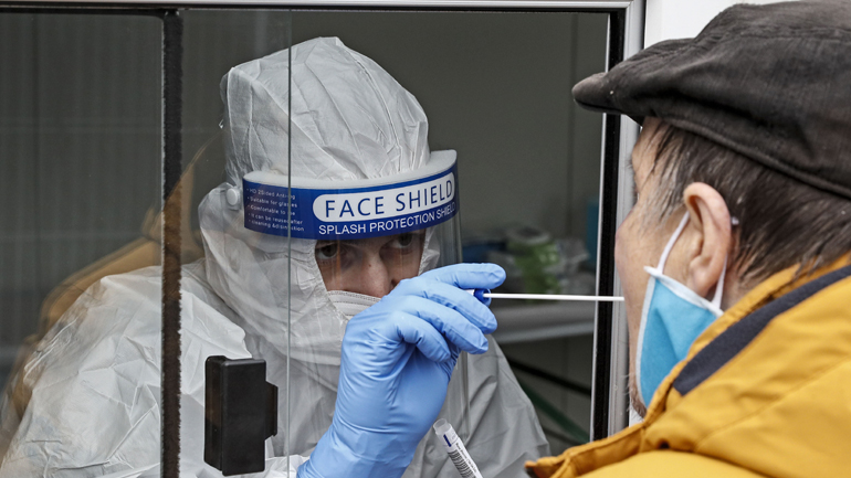 Κορωνοϊός: 24 νέοι θάνατοι και 7.334 νέα κρούσματα στη Γερμανία