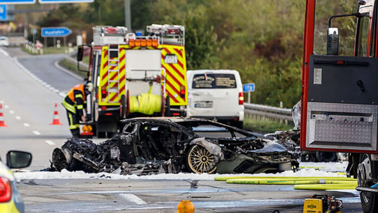 Μία νεκρή γυναίκα έπειτα από κόντρα με Lamborghini και Porsche που οδηγούσε γνωστός influencer