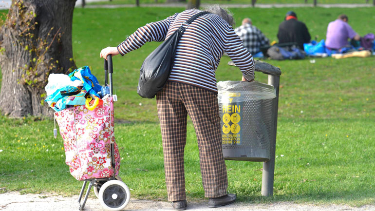 DW: Ο φόβος νέου lockdown ανησυχεί τη γερμανική οικονομία