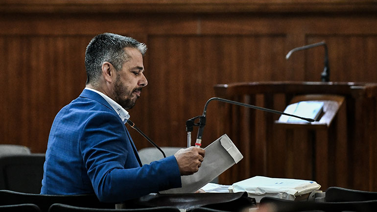 Δίκη Χρυσής Αυγής: «Ο κ. Μπούκουρας δεν ξέρει να κάνει τίποτα άλλο από πίτσες και πεϊνιρλί» Δίκη Χρυσής Αυγής: «Ο κ. Μπούκουρας δεν ξέρει να κάνει τίποτα άλλο από πίτσες και πεϊνιρλί»