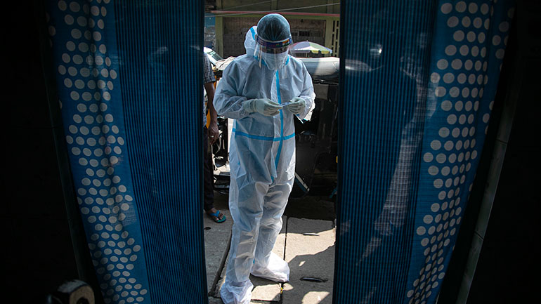 Πολωνία: Ημερήσιο ρεκόρ θανάτων από κορωνοϊό και περισσότερα από 7.700 νέα κρούσματα