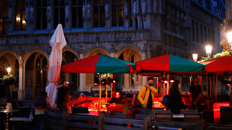 Απαγόρευση κυκλοφορίας στο Βέλγιο: Κλείνουν για ένα μήνα καφέ και εστιατόρια