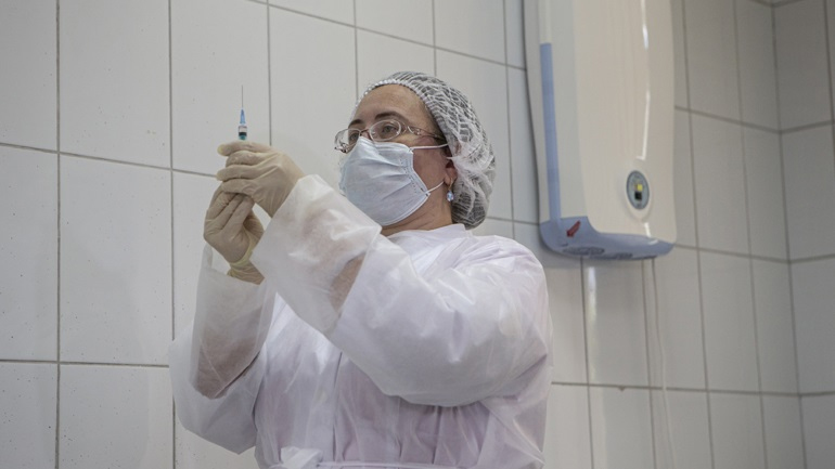 Ρωσία-Covid-19: Η παραγωγή του τρίτου εμβολίου ενδέχεται να αρχίσει το 2021