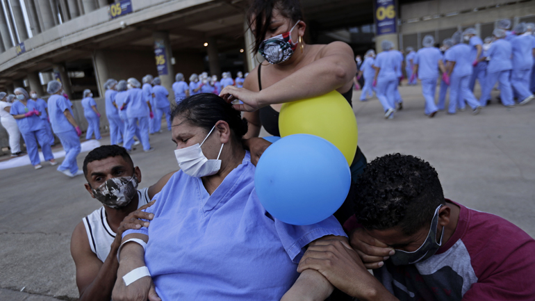 Covid-19: Ξεπέρασαν τους 153.000 οι νεκροί στη Βραζιλία