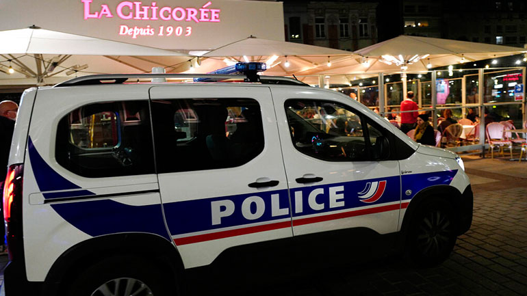 Γαλλία: Συγκλονίζει τη χώρα η δολοφονία του καθηγητή