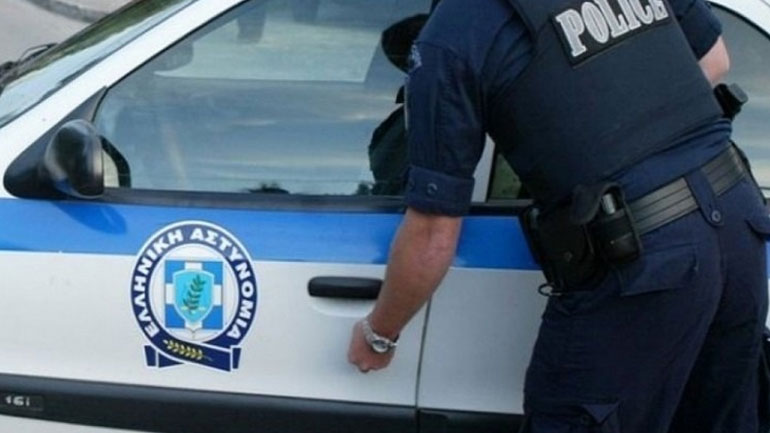 Πάτρα: Συνελήφθη άνδρας για μεταφορά 5.000 πακέτων λαθραίων τσιγάρων και 140 συσκευασίες καπνού Πάτρα: Συνελήφθη άνδρας για μεταφορά 5.000 πακέτων λαθραίων τσιγάρων και 140 συσκευασίες καπνού