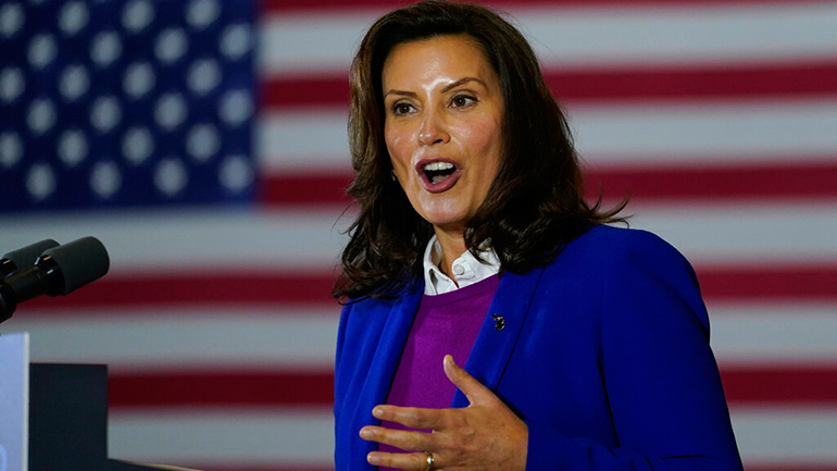 Η κυβερνήτρια του Μίσιγκαν που ήταν στόχος απαγωγέων, ανησυχεί για την επίθεση από τον Τραμπ σε προεκλογική ομιλία του