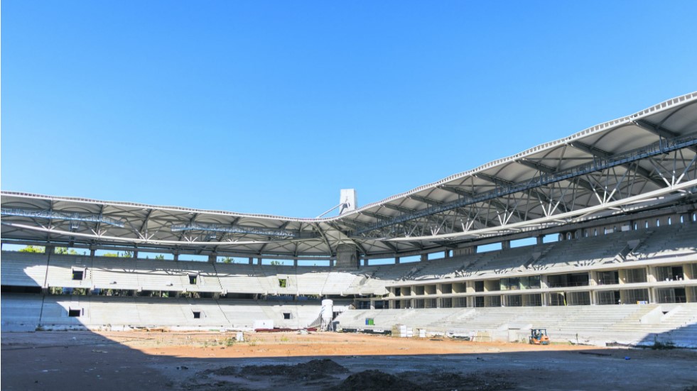 Το νέο γήπεδο έχει αποκτήσει μορφή και είναι απόλυτα «ποδοσφαιρικό», καθώς από την πρώτη στιγμή που θα μπει κάποιος στην εξέδρα αισθάνεται την αύρα που αποπνέει μια δυνατή έδρα.