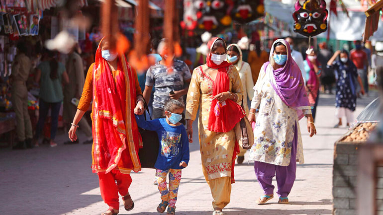 Ινδία: Τα 7,5 εκατομμύρια πλησιάζουν τα κρούσματα μόλυνσης από τον κορωνοϊό