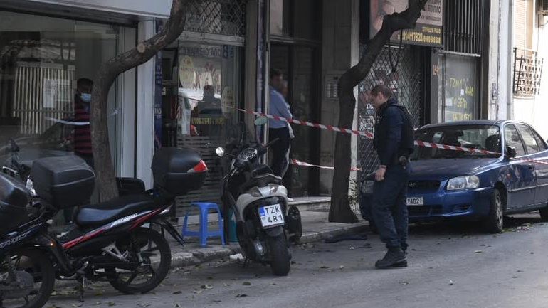 Πυροβολισμοί εν μέση οδώ Πυροβολισμοί εν μέση οδώ