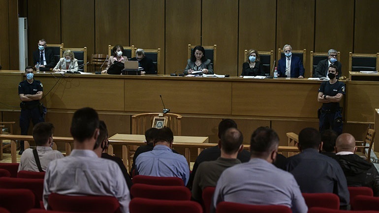 Δίκη Χρυσής Αυγής: Αναστολή για όλους πλην του Ρουπακιά πρότεινε η εισαγγελέας