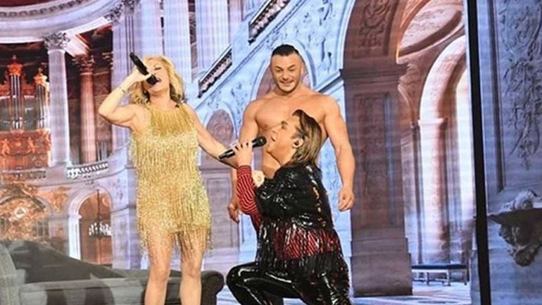 Έφη Σαρρή: Απαντά στα επικριτικά σχόλια για την εμφάνισή της στο «Just The 2 of Us»