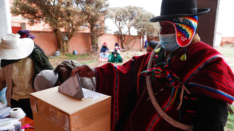 Βολιβία εκλογές: Σε εξέλιξη η διαδικασία καταμέτρησης των ψηφοδελτίων σε ήρεμο κλίμα
