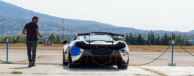 Είναι να... αρρωσταίνεις έχοντας δίπλα σου μία McLaren 650S...