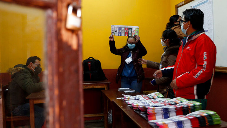 Βολιβία: Ο υποψήφιος του MAS, Λουίς Άρσε, οδεύει να κερδίσει από τον πρώτο γύρο