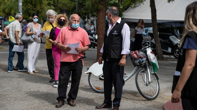 Καταγράφηκαν 438 νέα κρούσματα Covid-19