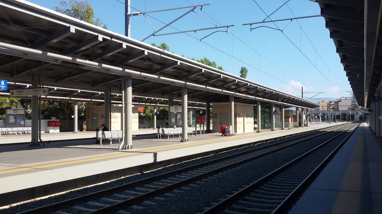 Άρπαξαν το όπλο νεαρής αστυνομικού στις αποβάθρες του Σταθμού Λαρίσης