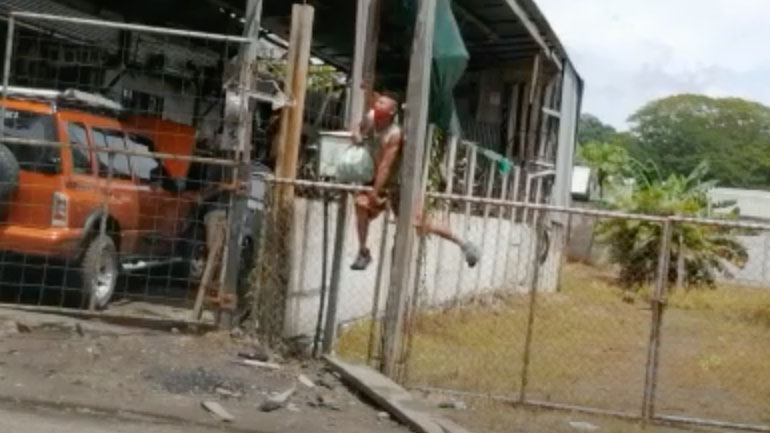 Κλέφτης vs ηλεκτρικός φράχτης