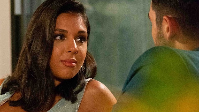 «The Bachelor»: Η Άννυ αποκαλύπτει αν υπήρξε σεξουαλική επαφή στο ριάλιτι