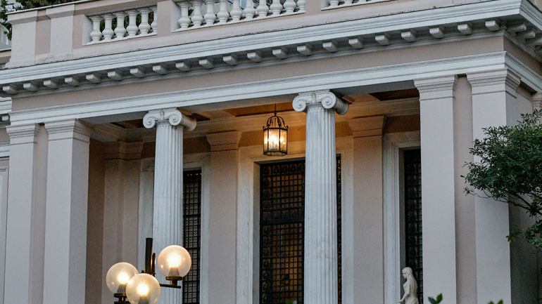 Έκτακτη σύσκεψη στο Μαξίμου για τον κορωνοϊό