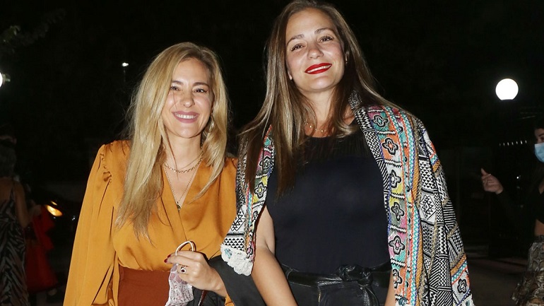 Νατάσσα Μποφίλιου: Σπάνια οικογενειακή έξοδος στο θέατρο με άψογο στυλ