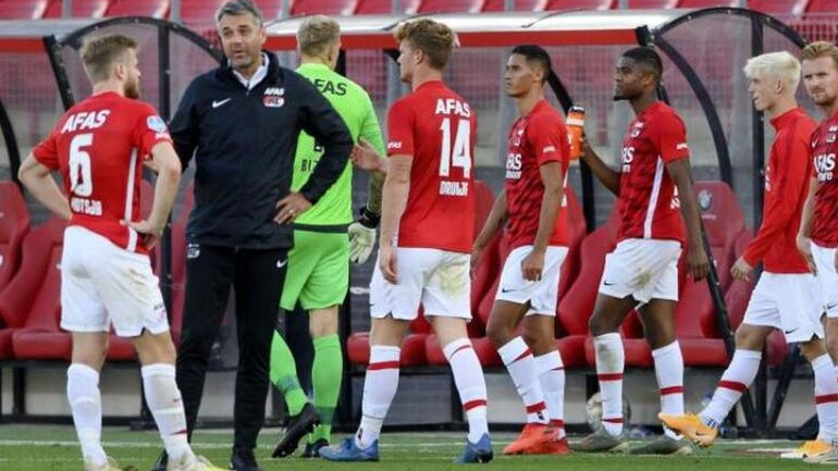 Δώδεκα παίκτες της Άλκμααρ θετικοί στον κορωνοϊό – Στον… αέρα το ματς με τη Νάπολι