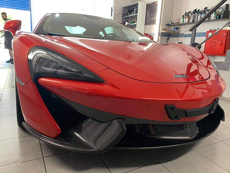 Καθαρόαιμο super car...