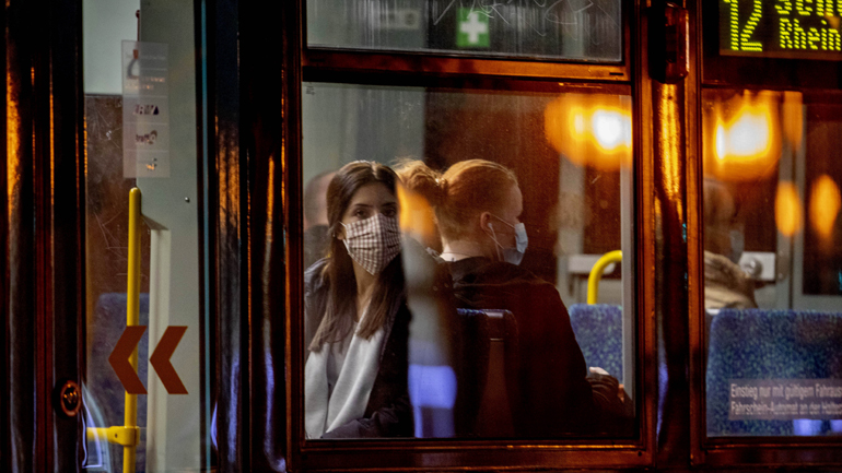 Κορωνοϊός: 39 νέοι θάνατοι και 7.595 νέα κρούσματα στη Γερμανία