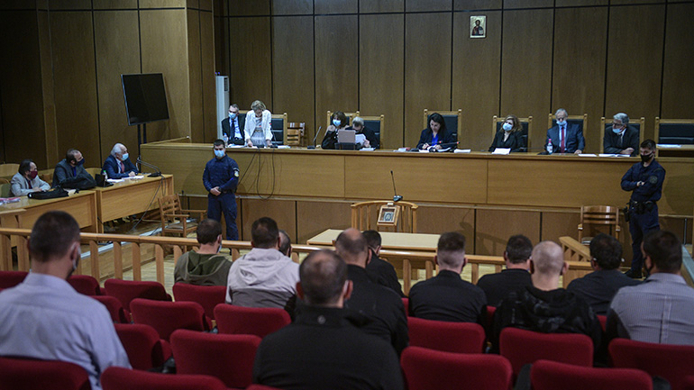 Σε θρίλερ εξελίσσεται η δίκη της Χρυσής Αυγής