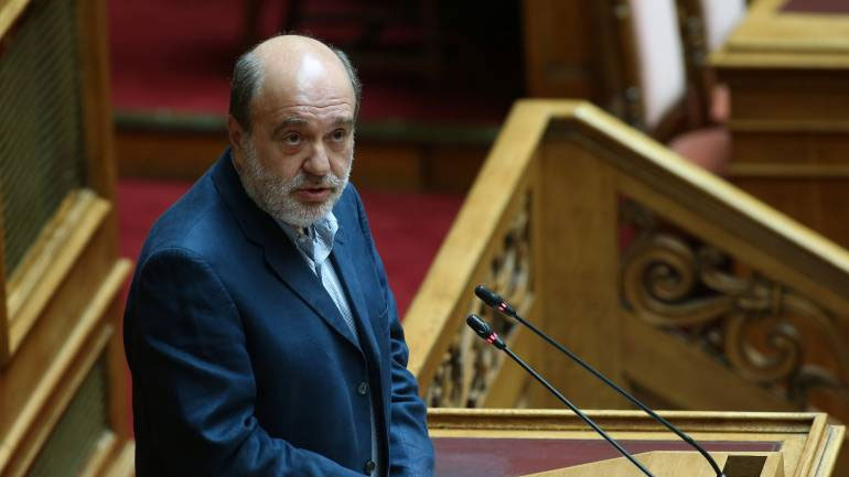 Τρ. Αλεξιάδης: Οι πολίτες να θυμηθούν πότε και πώς δημιουργήθηκε το ιδιωτικό χρέος