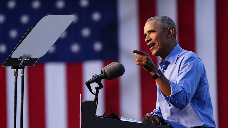 Μπαράκ Ομπάμα: Το να τουιτάρεις βλέποντας τηλεόραση δεν επιλύει τα προβλήματα