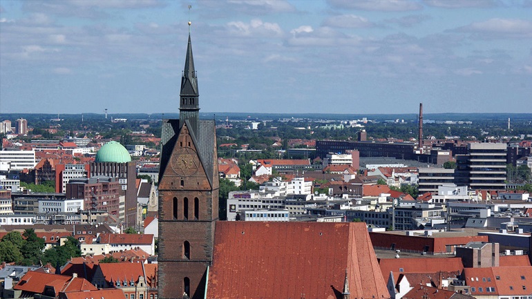 Έφτασαν στο Ανόβερο 104 πρόσφυγες από ελληνικά κέντρα φιλοξενίας Έφτασαν στο Ανόβερο 104 πρόσφυγες από ελληνικά κέντρα φιλοξενίας