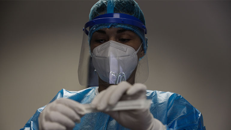 Έκκληση για αυστηρή τήρηση των μέτρων κατά του Covid-19 απευθύνει ο Πανελλήνιος Ιατρικός Σύλλογος