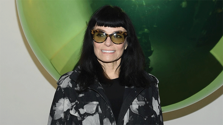 «I Am Invincible» – Η Norma Kamali καταγράφει την προσωπική και επαγγελματική της ζωή στο πρώτο της βιβλίο